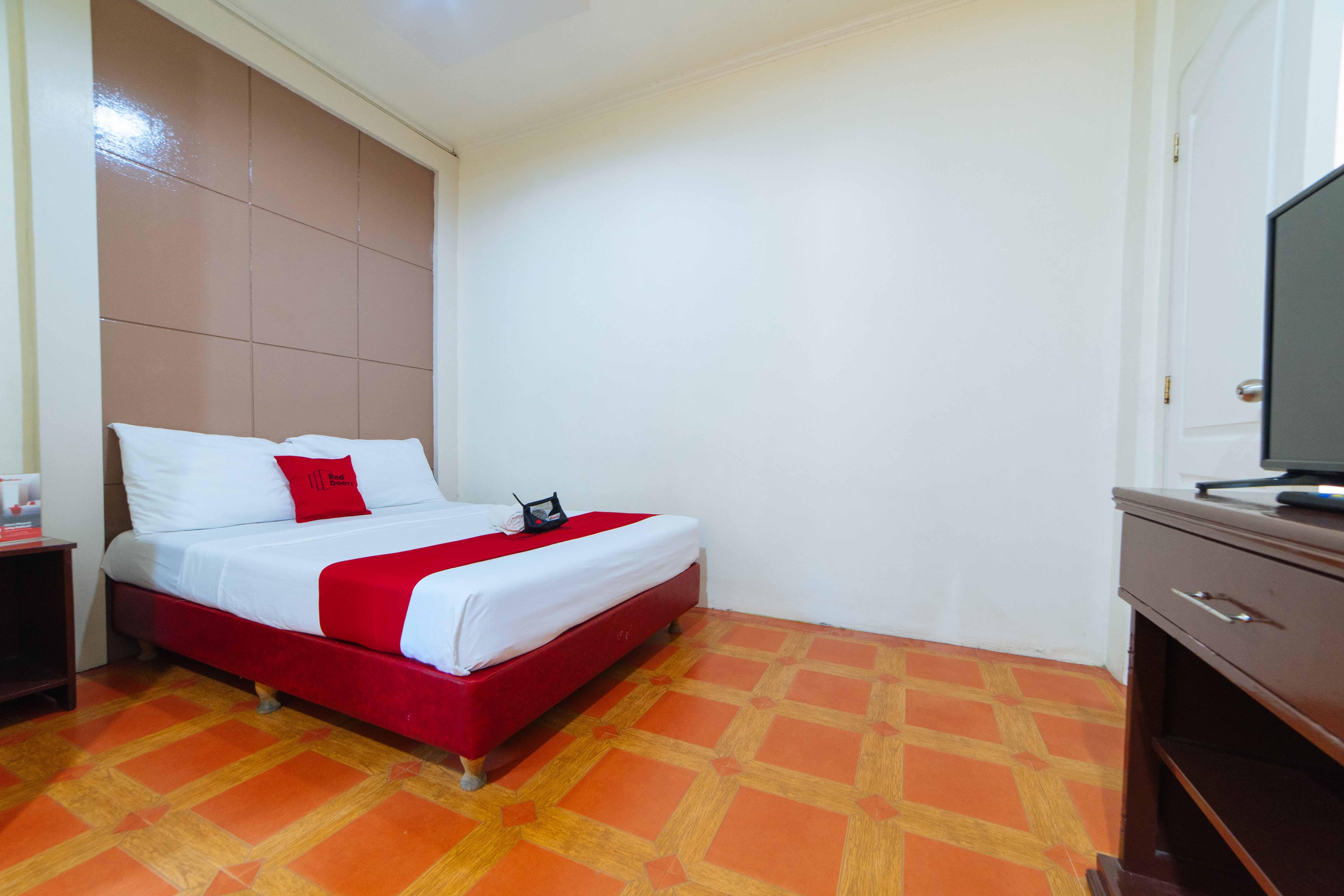 Reddoorz Near Walking Street Angeles City Esterno foto