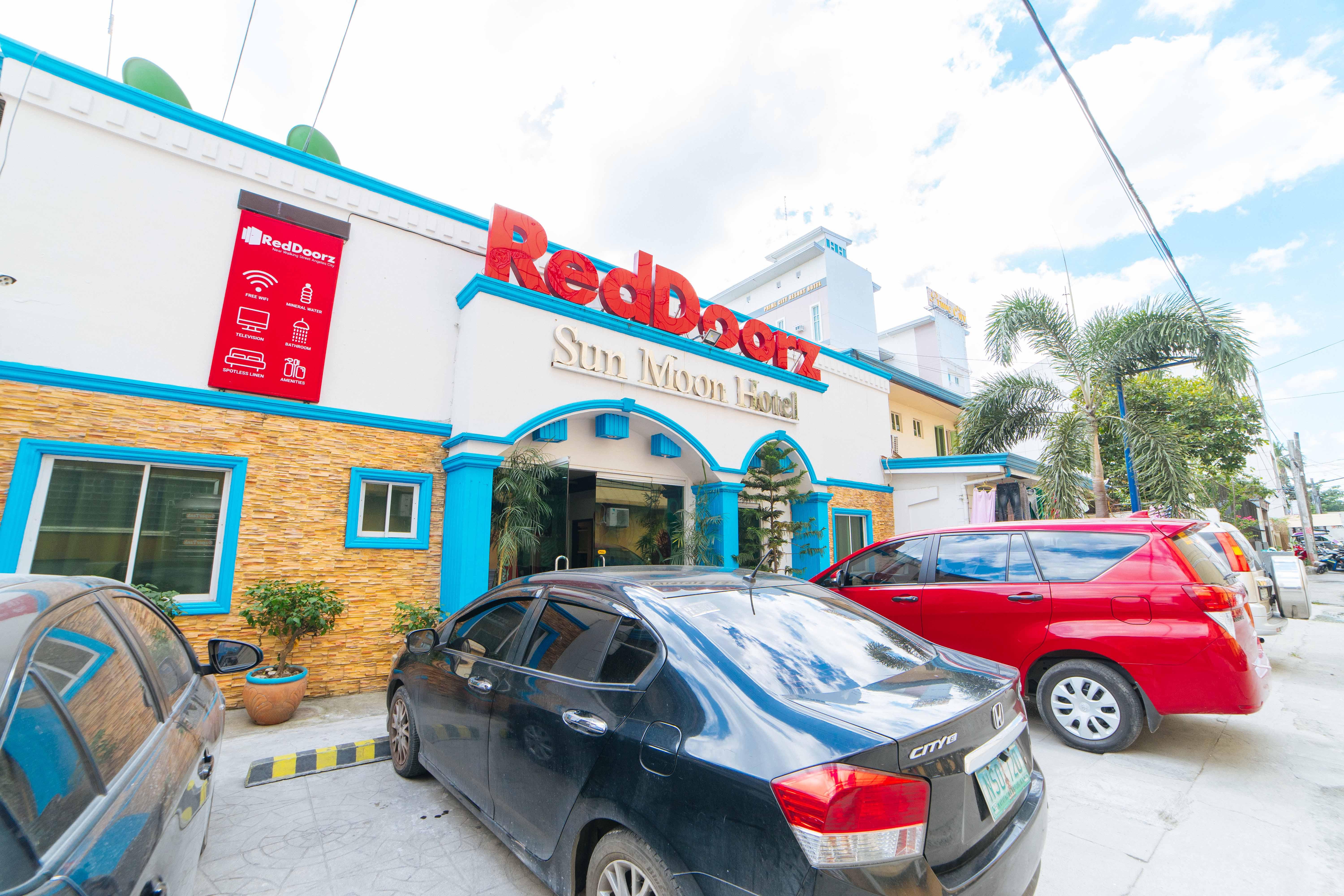 Reddoorz Near Walking Street Angeles City Esterno foto