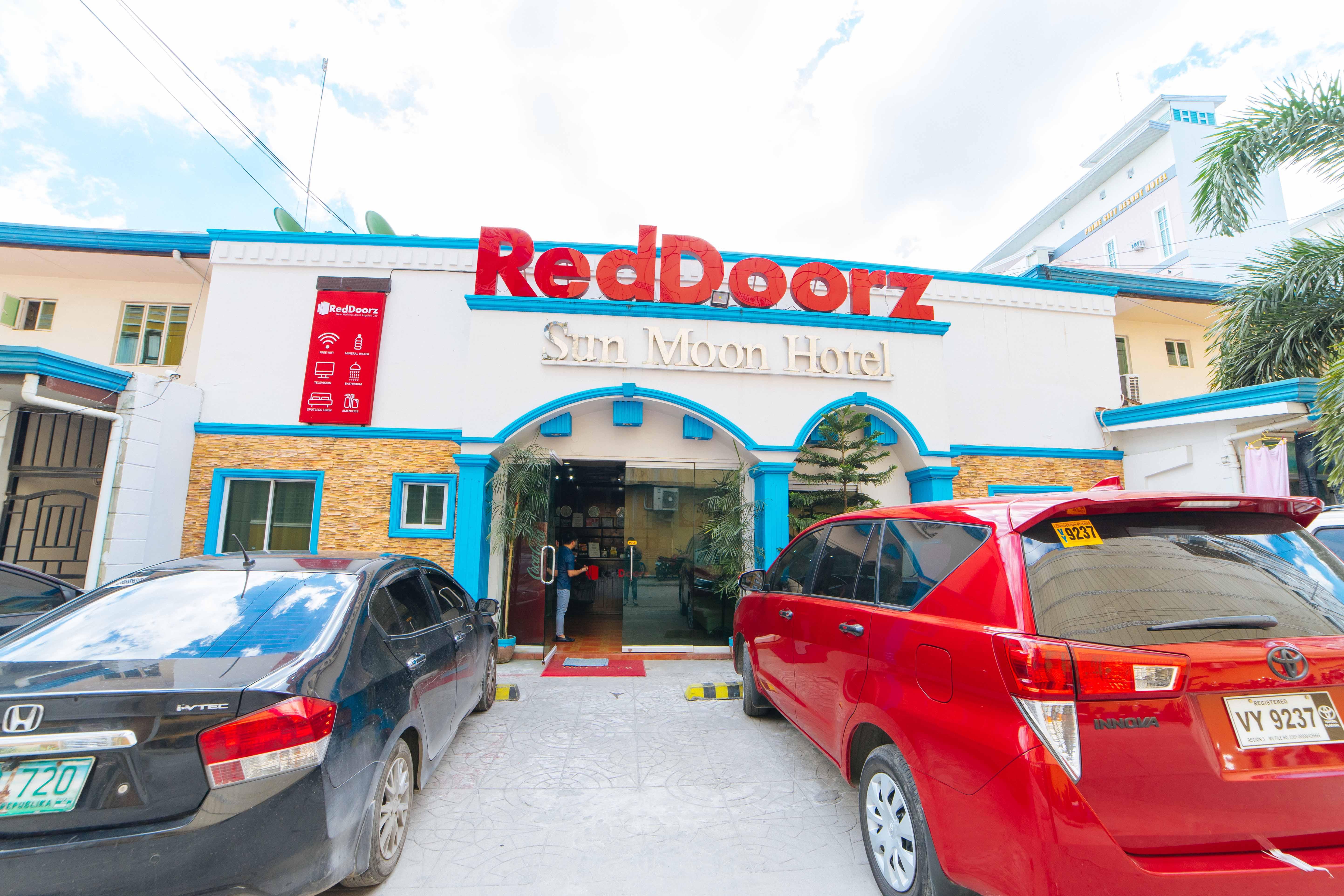 Reddoorz Near Walking Street Angeles City Esterno foto