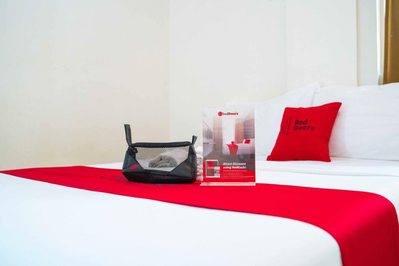Reddoorz Near Walking Street Angeles City Esterno foto